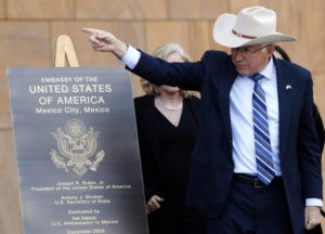 ken-salazar-embajador-eu-mexico-vivir-sin-miedo-fentanilo-2-´17122024-700x503